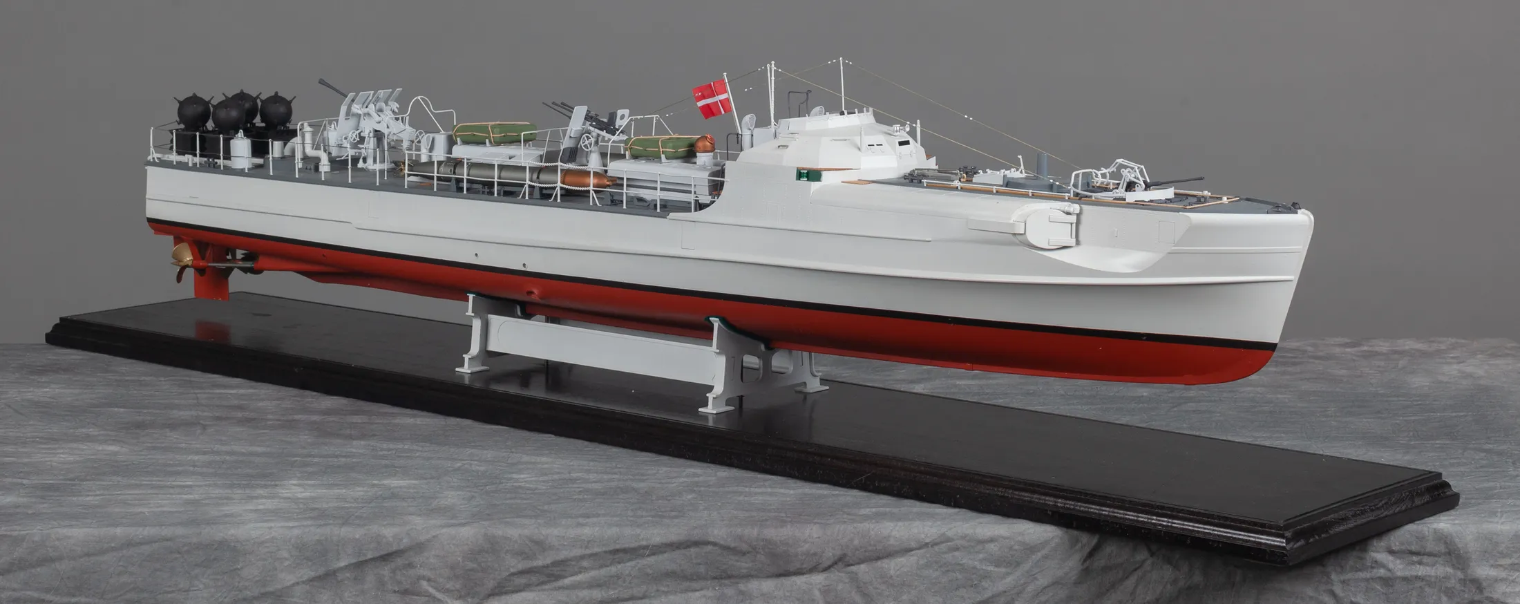 Модель корабля Schnellboot S-100 - Верфь на Столе