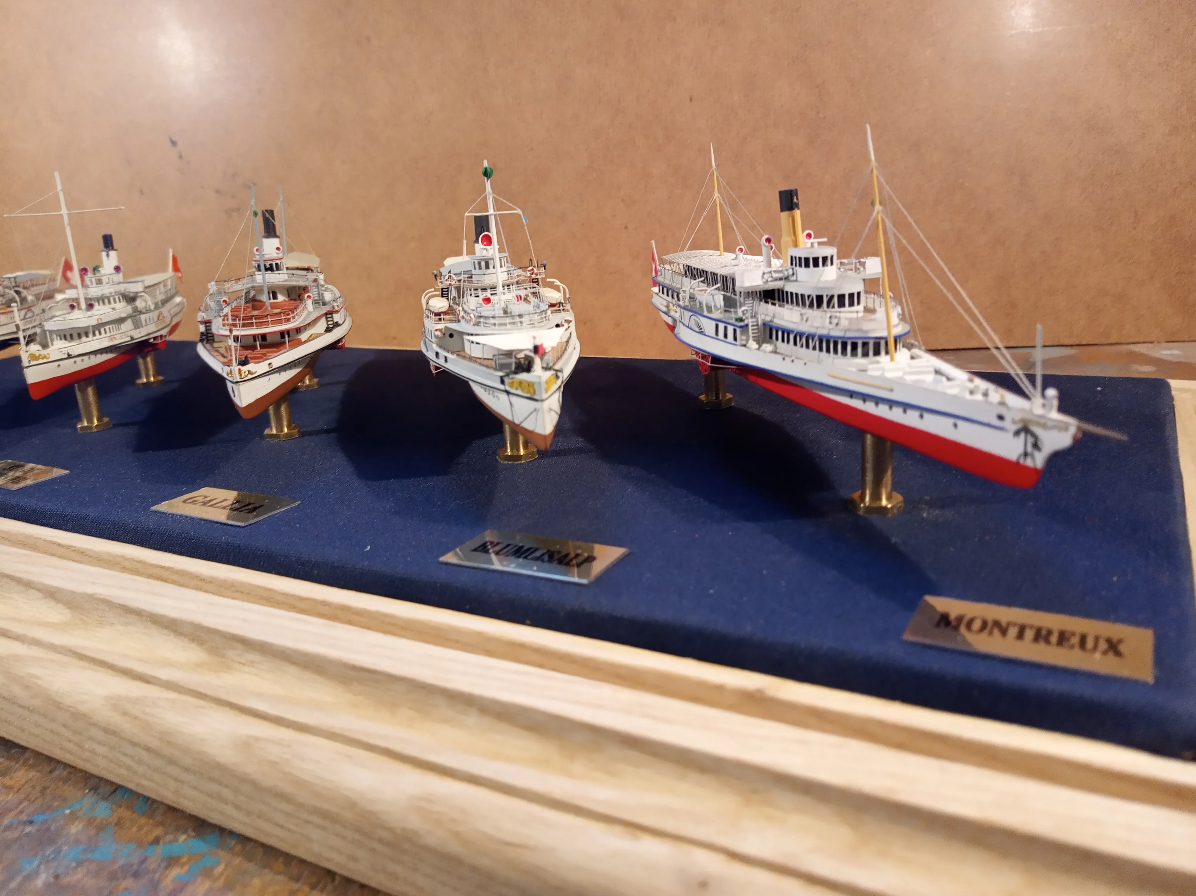 Модель корабля Колёсные пароходы Швейцарских озёр - Верфь на Столе