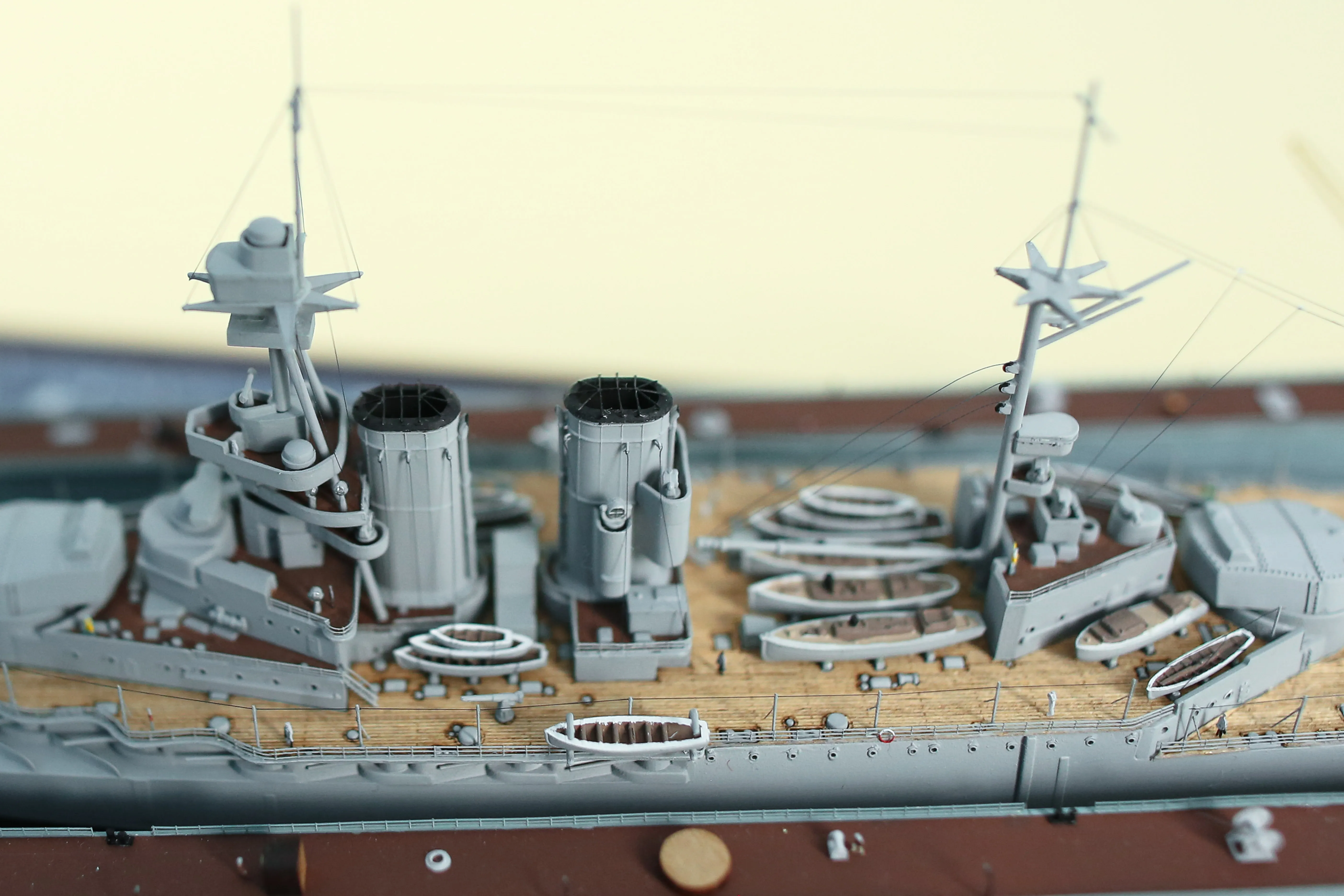 Модель корабля Линкор "Квин Элизабет" в доке - Верфь на Столе