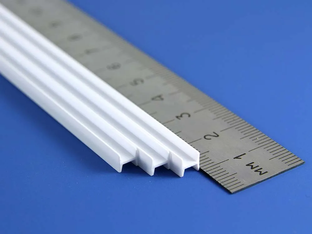 Двутавр пластиковый 4,8х4,4 мм, 3 шт/уп.