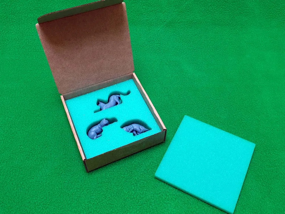 Кошки "Три хвоста", набор из 3 фигурок, масштаб 1:12 Кошки "Три хвоста", набор из 3 фигурок, масштаб 1:12