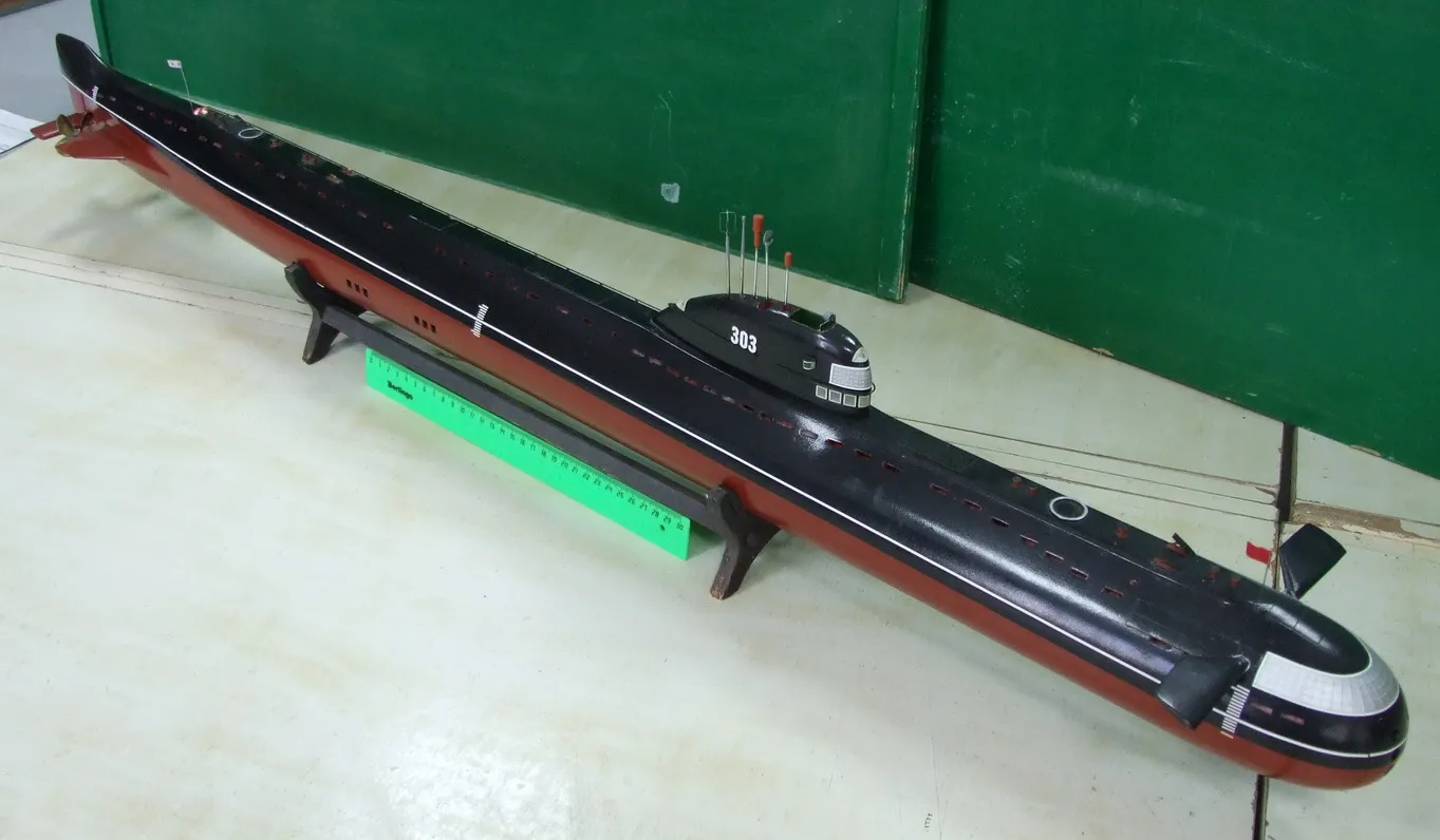 Модель корабля «Ленинский комсомол» - Верфь на Столе