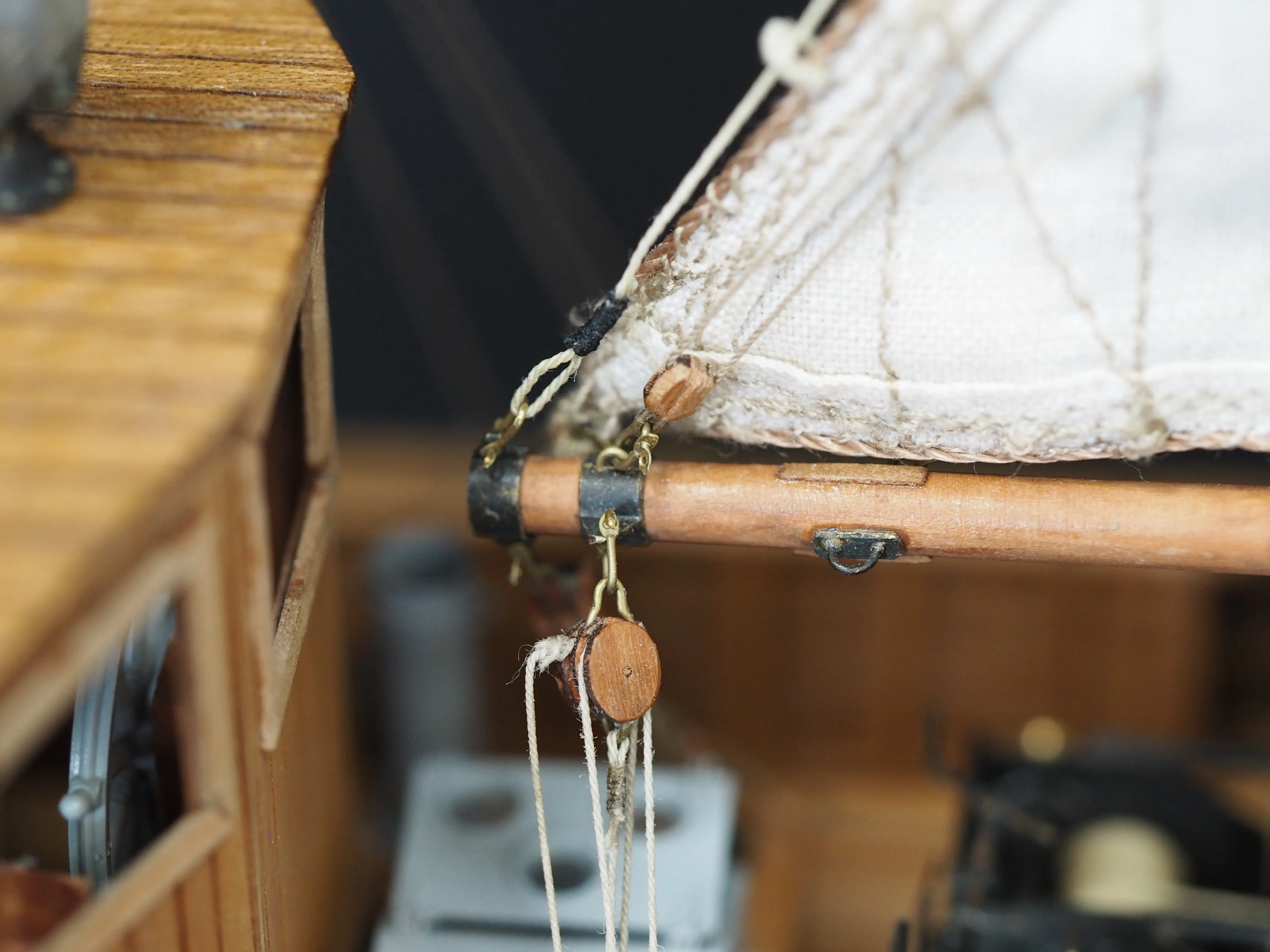 Модель корабля 17 метровый траловый рыболовный бот ГДР - Верфь на Столе