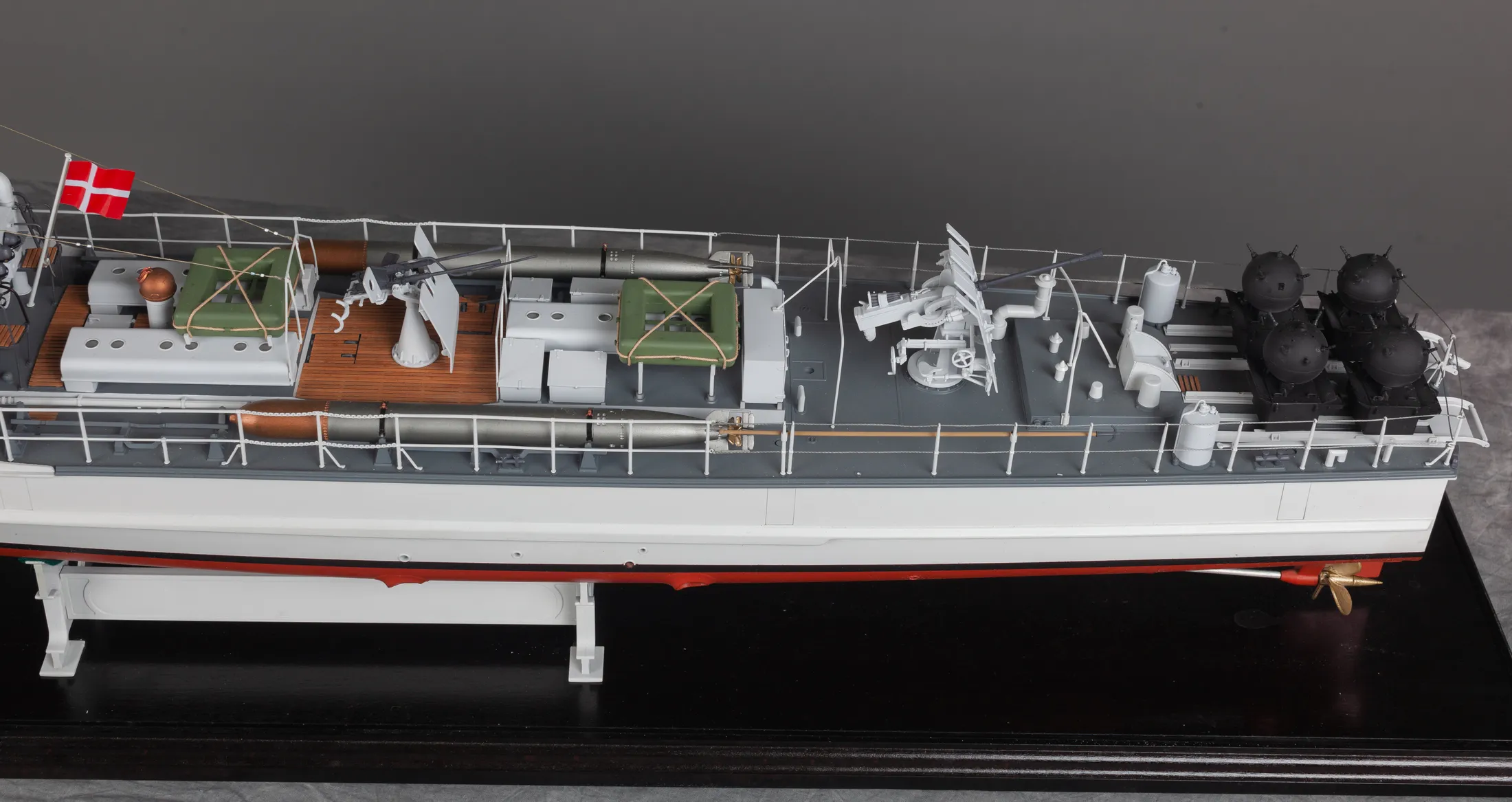 Модель корабля Schnellboot S-100 - Верфь на Столе