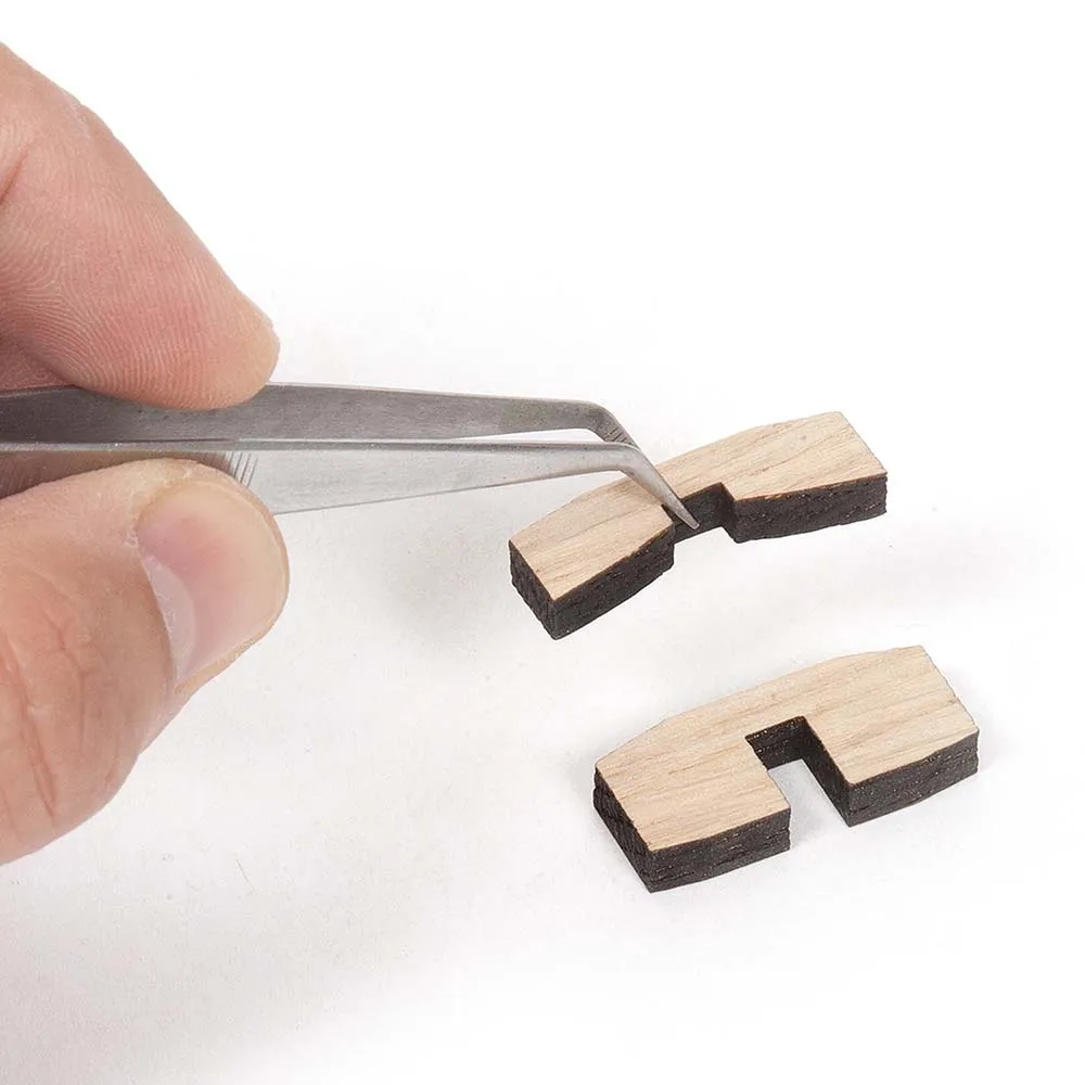 Изогнутый пинцет 11 см