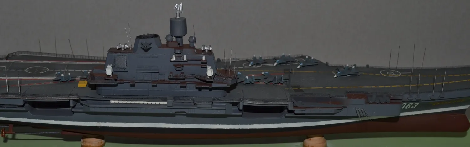 Модель корабля Авианесущий крейсер "Адмирал Кузнецов" - Верфь на Столе