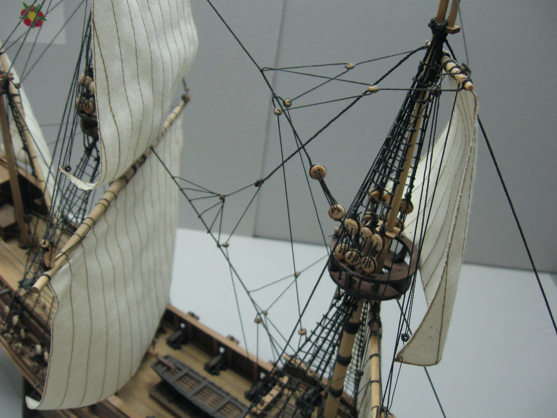 Модель корабля Галеон Золотая Лань - Верфь на Столе