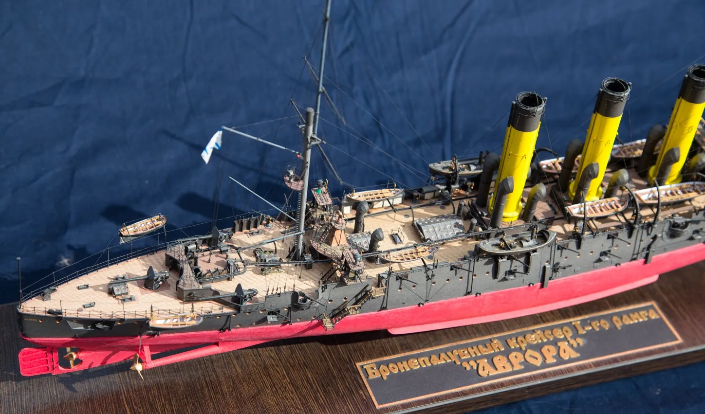 Модель корабля Бронепалубный крейсер I-го ранга "АВРОРА" - Верфь на Столе