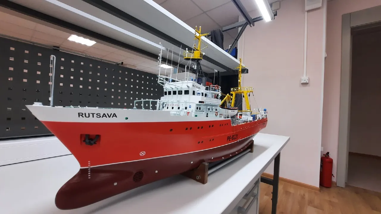 Модель корабля СТР 503 проект «Rutsava» тип. Альпинист - Верфь на Столе