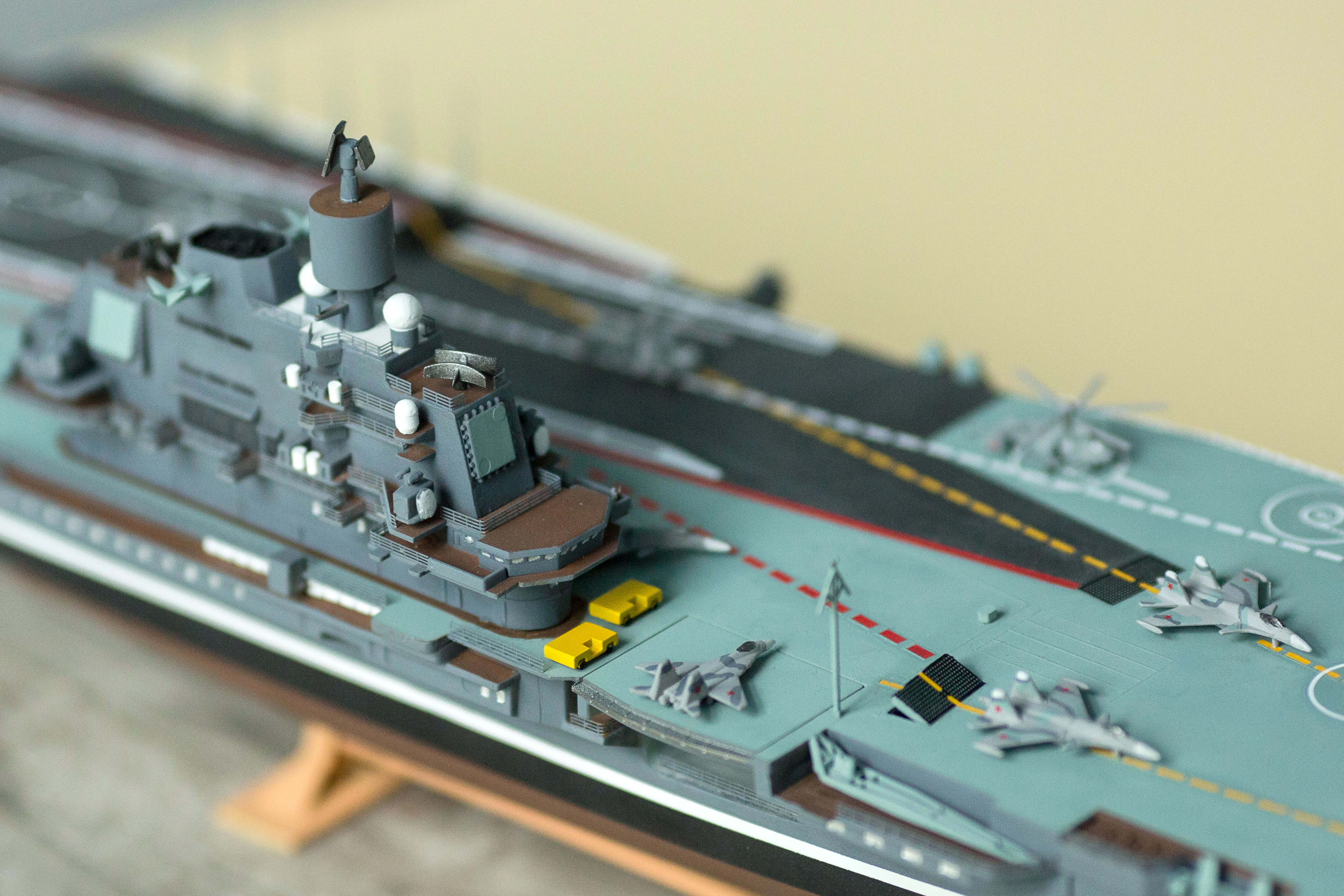 Модель корабля Авианесущий крейсер "Адмирал Кузнецов" - Верфь на Столе