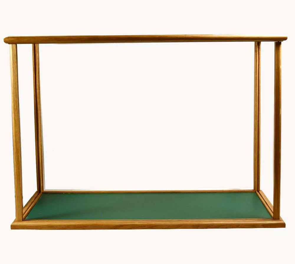 Витрина для модели, дуб, размеры 700 х 280 х 500 мм