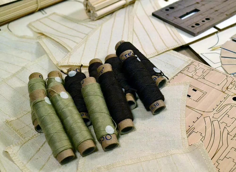 Бомбардирский корабль HMS Erebus + (Стартовый набор инструментов)