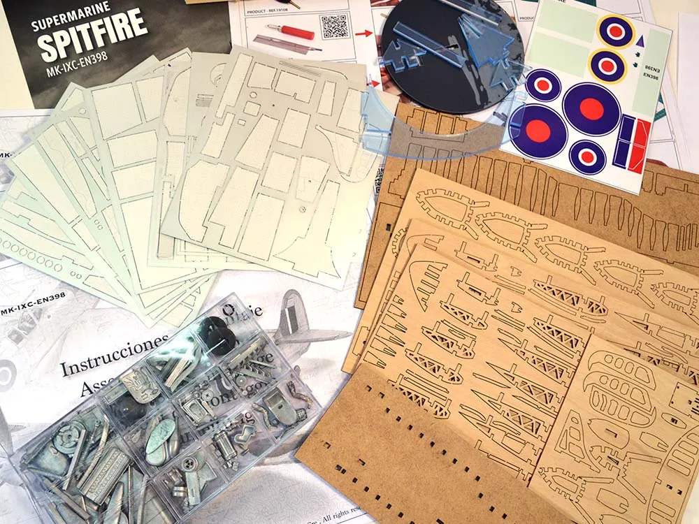 Spitfire MK-IXC EN398 + (Стартовый набор инструментов)