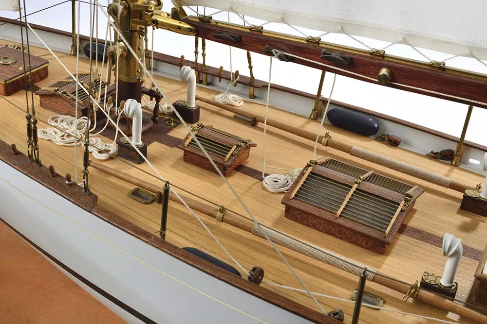 яхта Dorade + (Полный набор инструментов, клея и краски)