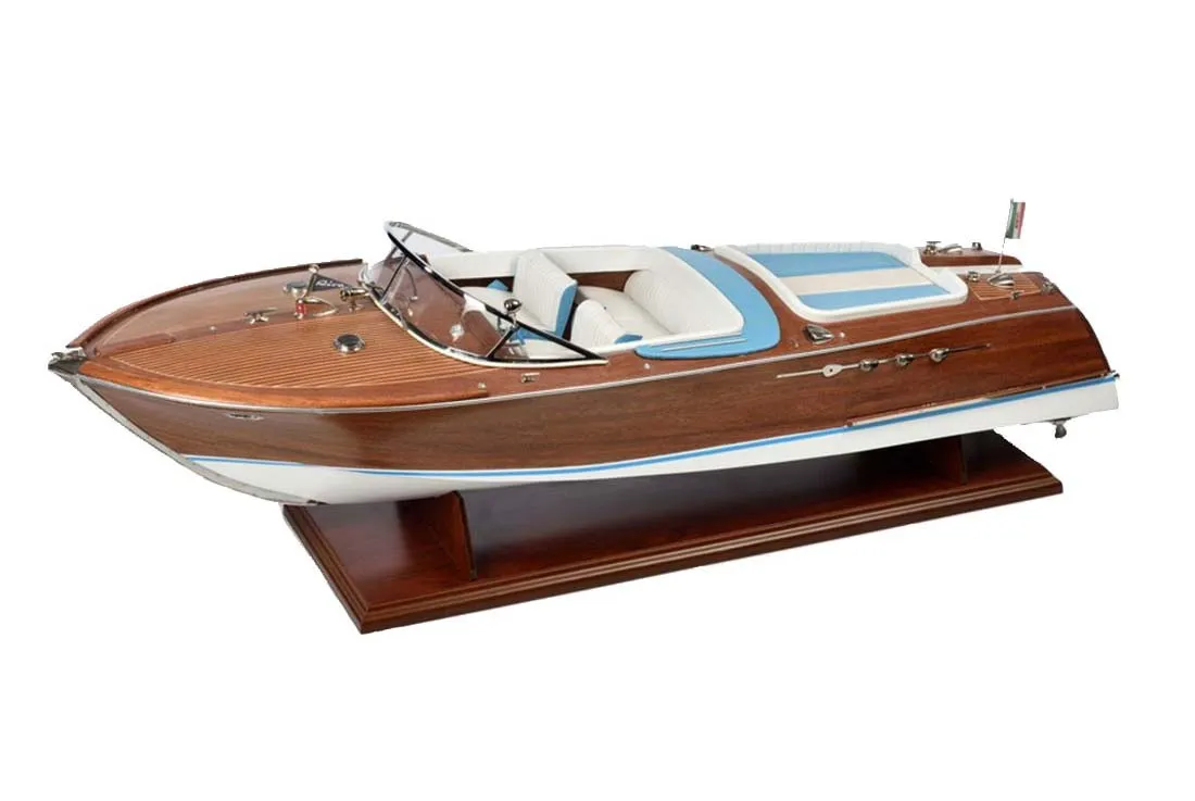 Сборная модель моторной лодки Riva Aquarama 1970