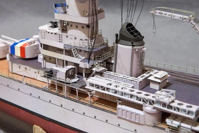 Модель из картона крейсер "Algerie" Модель из картона крейсер "Algerie"