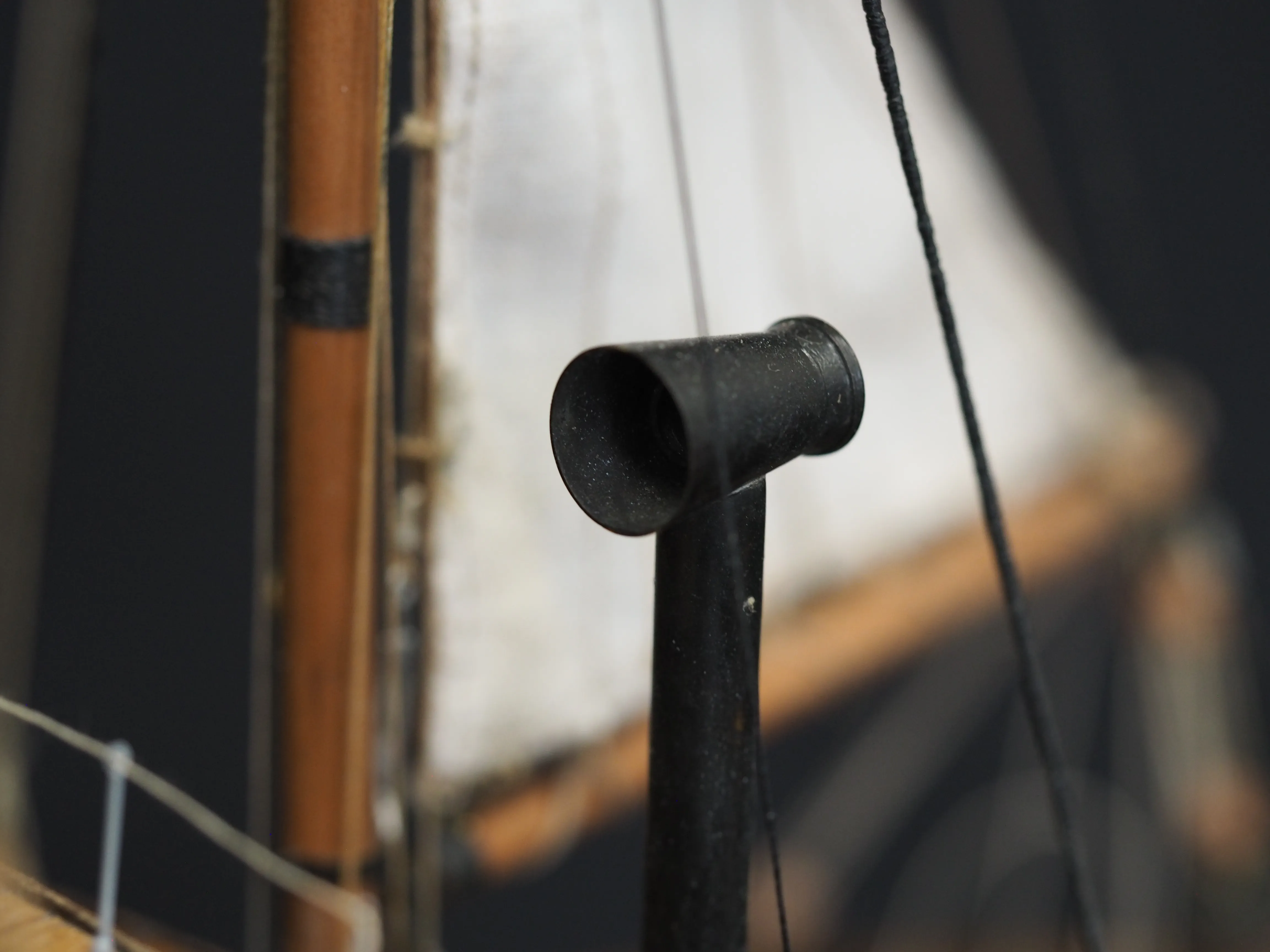 Модель корабля 17 метровый траловый рыболовный бот ГДР - Верфь на Столе