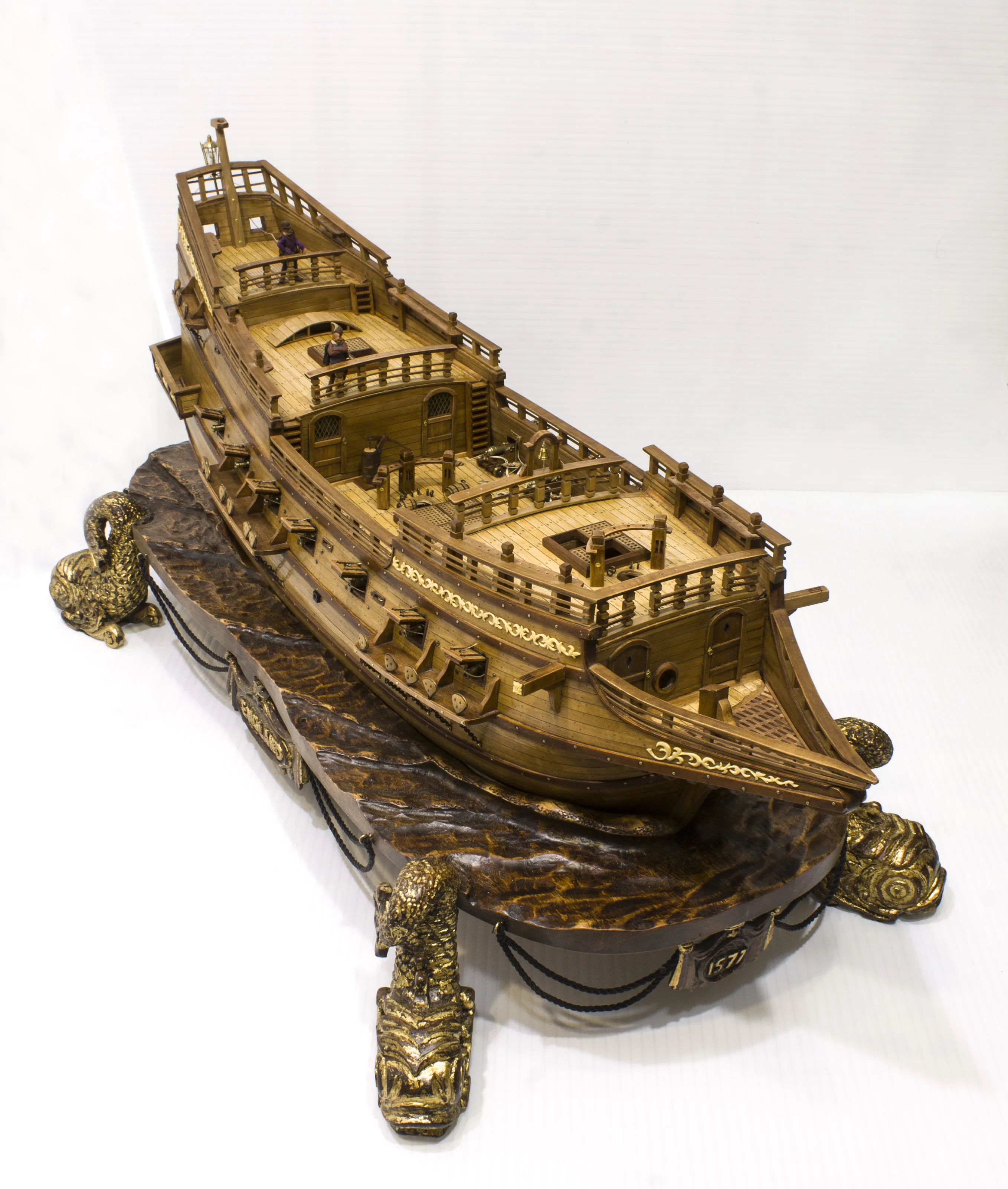 Модель корабля Английский галеон 16-го века  - Верфь на Столе
