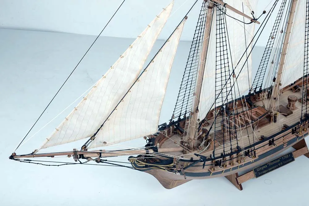 Шхуна Полоцк улучшенная + (Премиум комплект декора и инструментов)