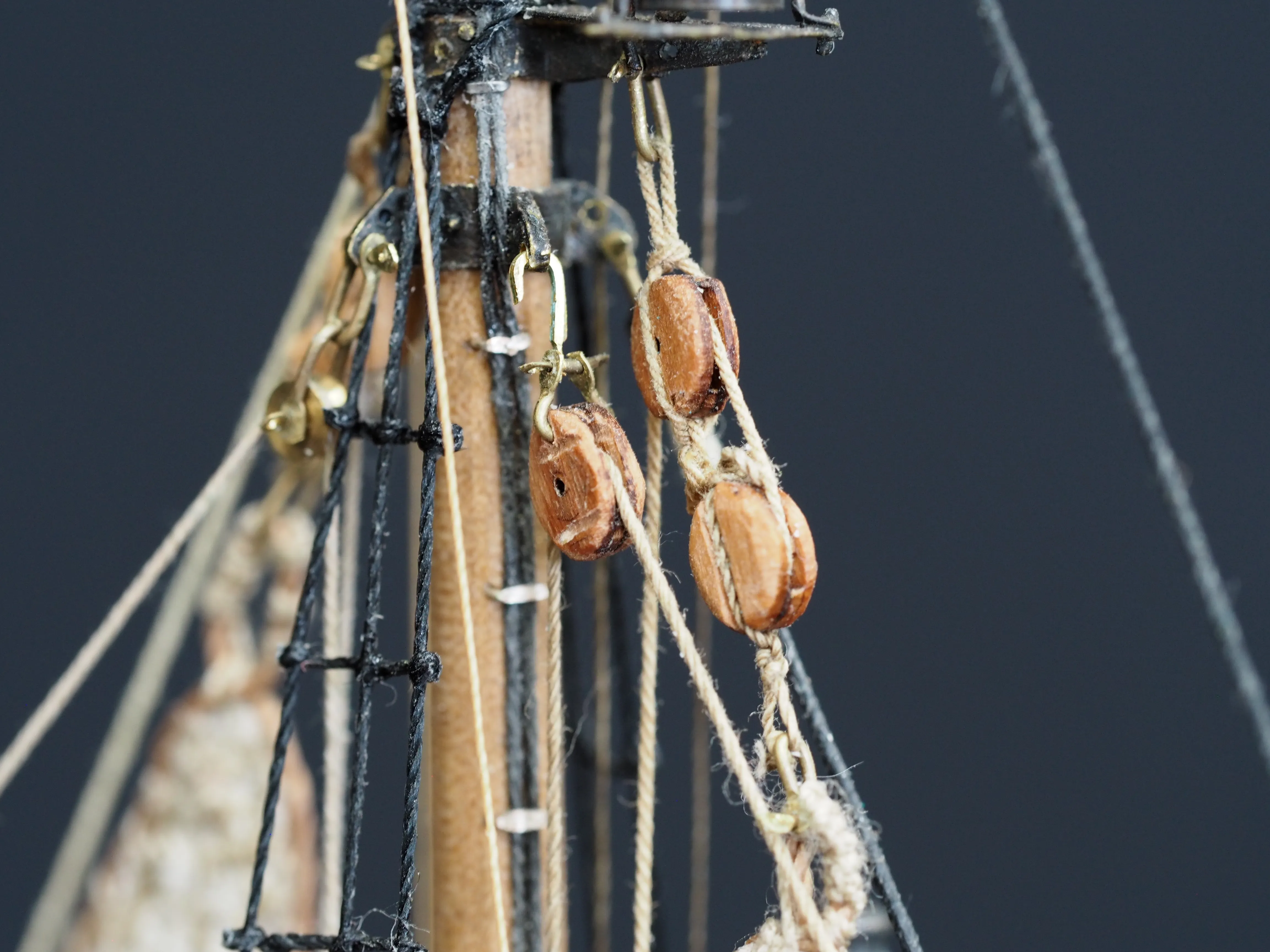 Модель корабля 17 метровый траловый рыболовный бот ГДР - Верфь на Столе