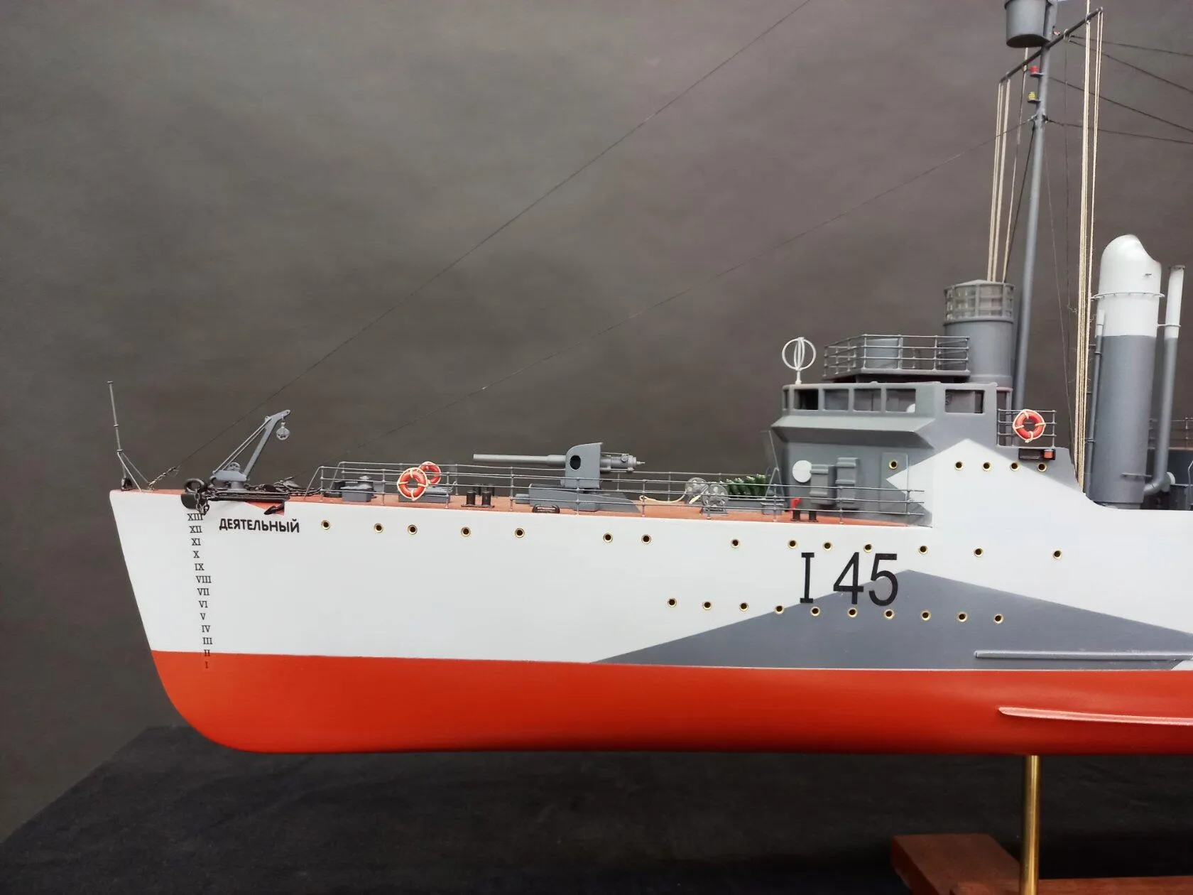 Модель корабля Деятельный - Верфь на Столе