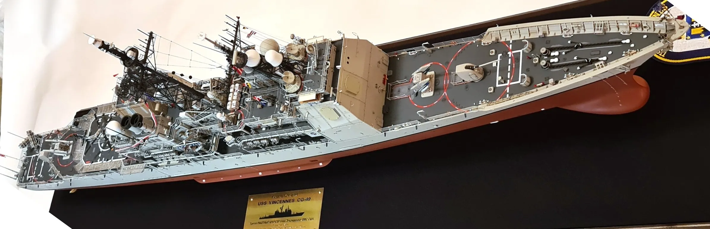 Модель корабля USS Vincennes (CG-49) - Верфь на Столе