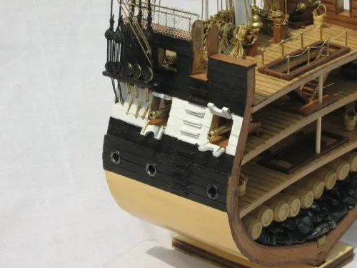 USS Constitution сечение (НЕКОМПЛЕКТ) USS Constitution сечение (НЕКОМПЛЕКТ)