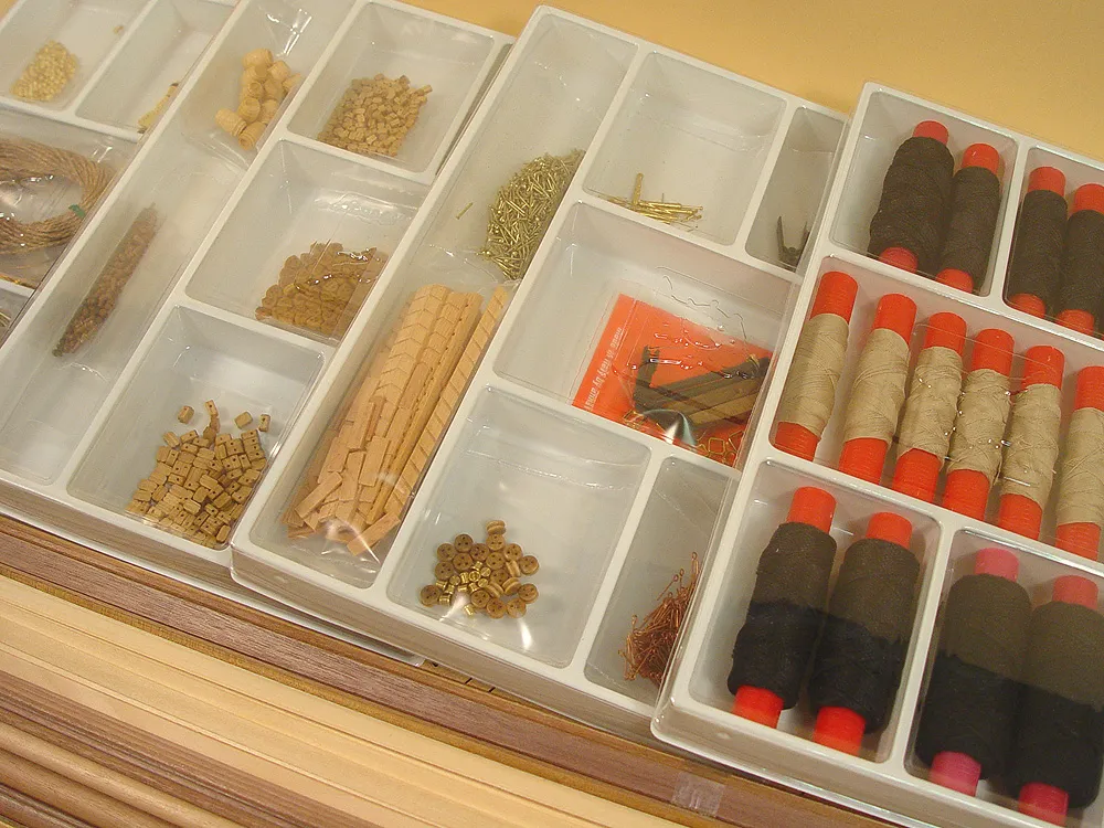 Галеон Revenge + (Полный набор инструментов, клея и краски)