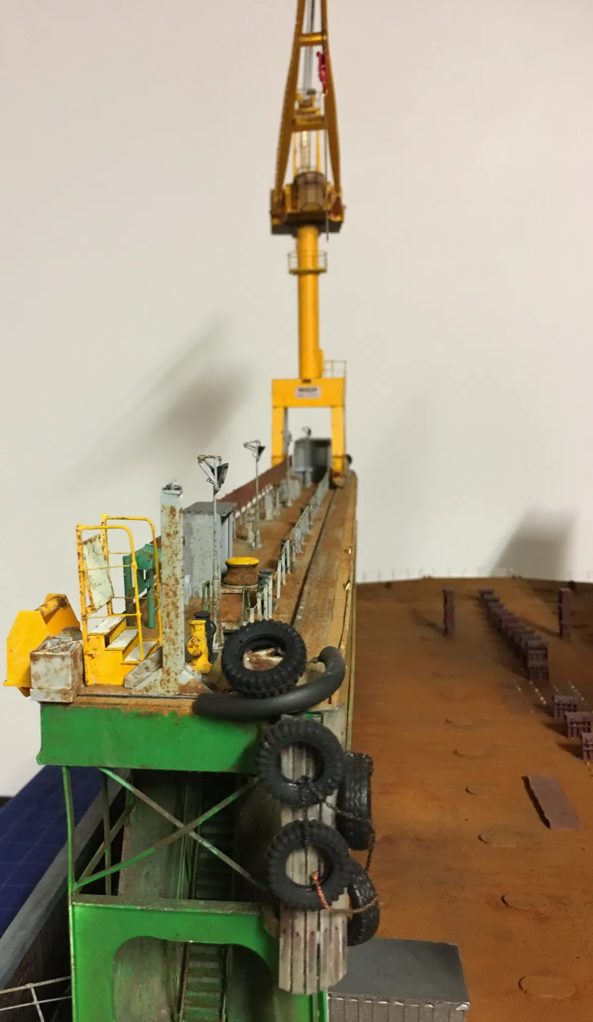 Модель корабля Drydock Lloyd ship yard - Верфь на Столе