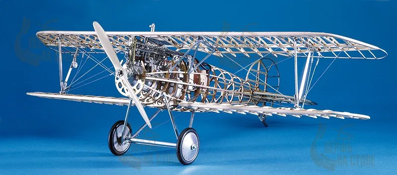 Деревянная модель самолета Биплан Albatros Деревянная модель самолета Биплан Albatros