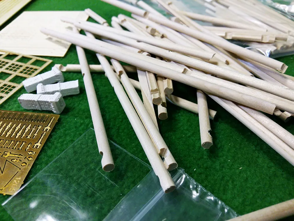 Домик Петра I из Архангельска XVIII век + (Стартовый набор инструментов) Домик Петра I из Архангельска XVIII век + (Стартовый набор инструментов)