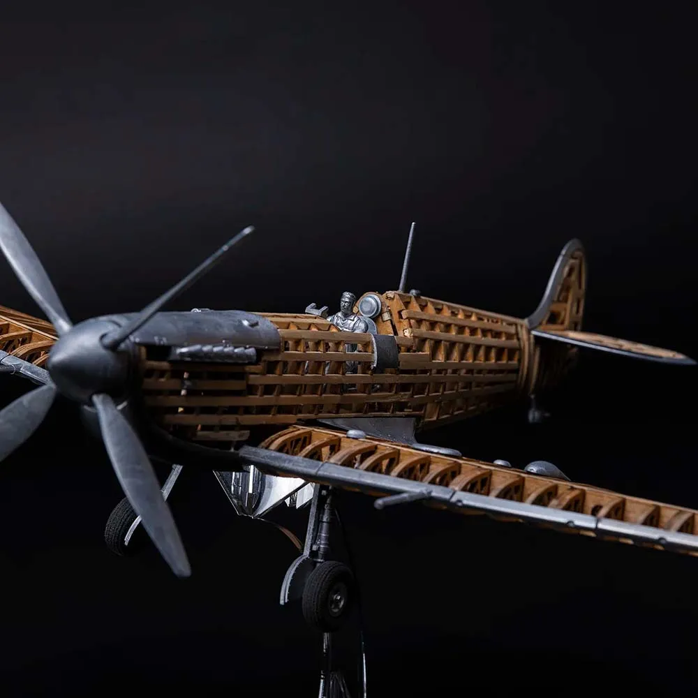 Spitfire MK-IXC EN398 + (Стартовый набор инструментов)