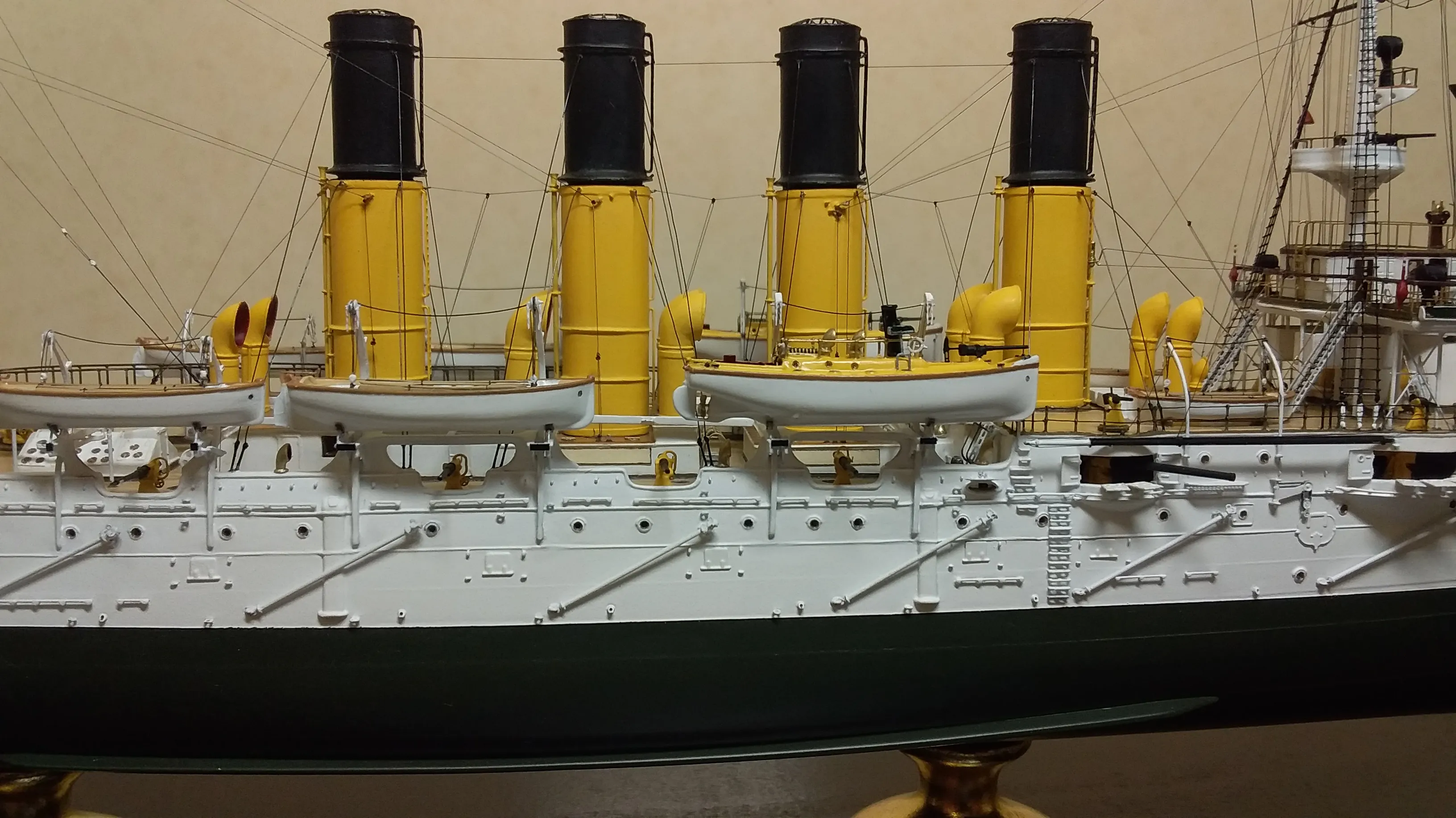 Модель корабля Бронепалубный крейсер 1 ранга «Варяг» - Верфь на Столе