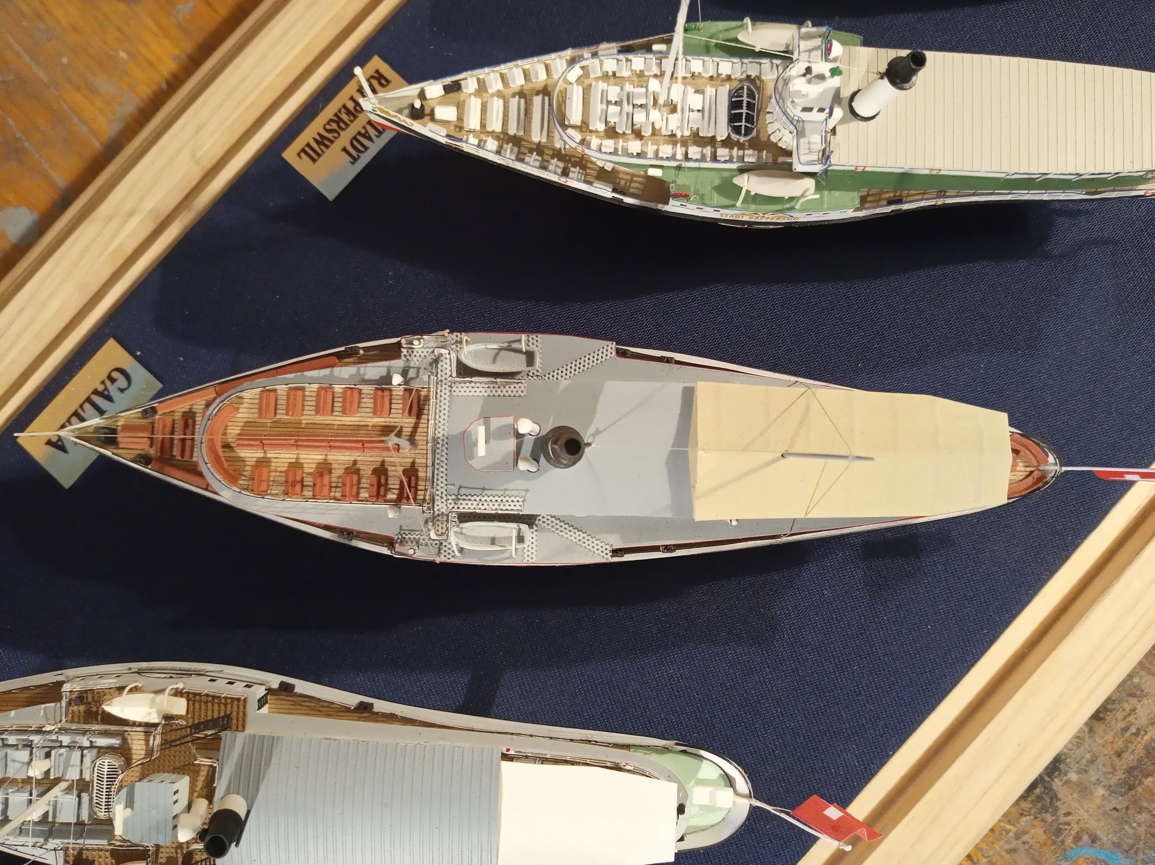 Модель корабля Колёсные пароходы Швейцарских озёр - Верфь на Столе