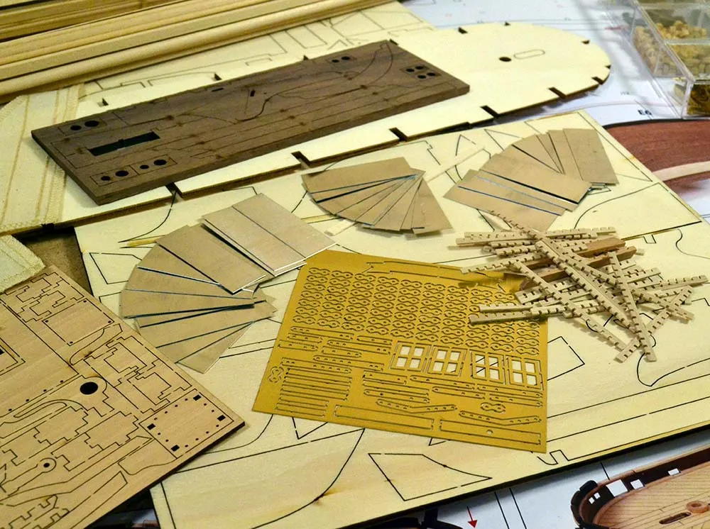 Бомбардирский корабль HMS Erebus + (Стартовый набор инструментов)