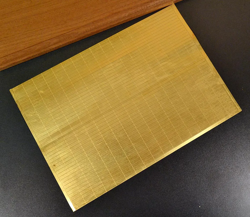 Латунные пластины 4,75х17 мм, 714 шт, масштаб 1:72 Латунные пластины 4,75х17 мм, 714 шт, масштаб 1:72