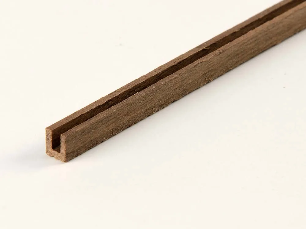 Рейка U-профиля, орех, 3х3 мм, 2 шт