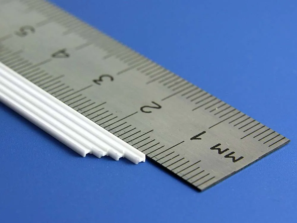 Двутавр пластиковый 1,5х1,2 мм, 4 шт/уп.