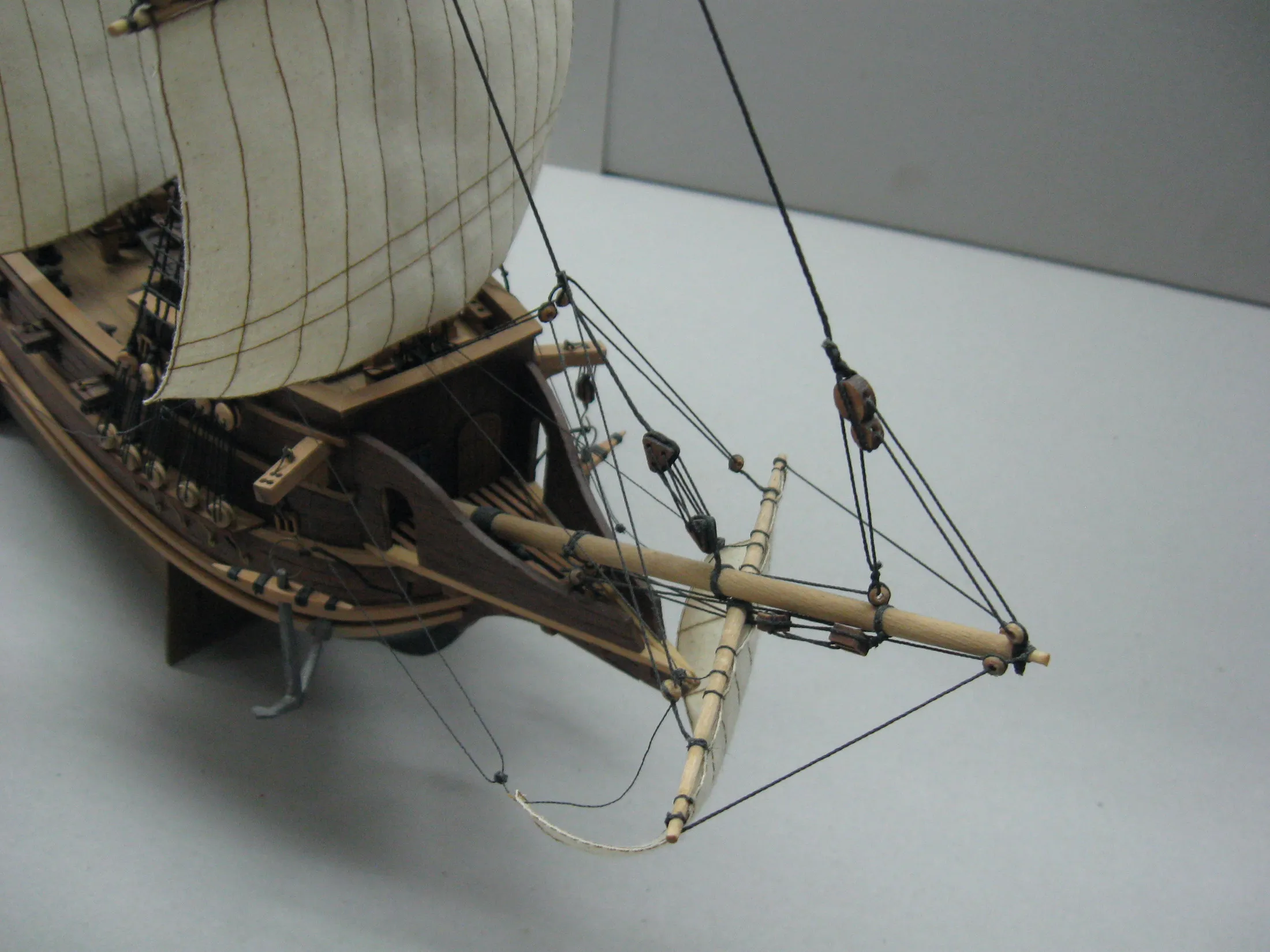 Модель корабля Галеон Золотая Лань - Верфь на Столе