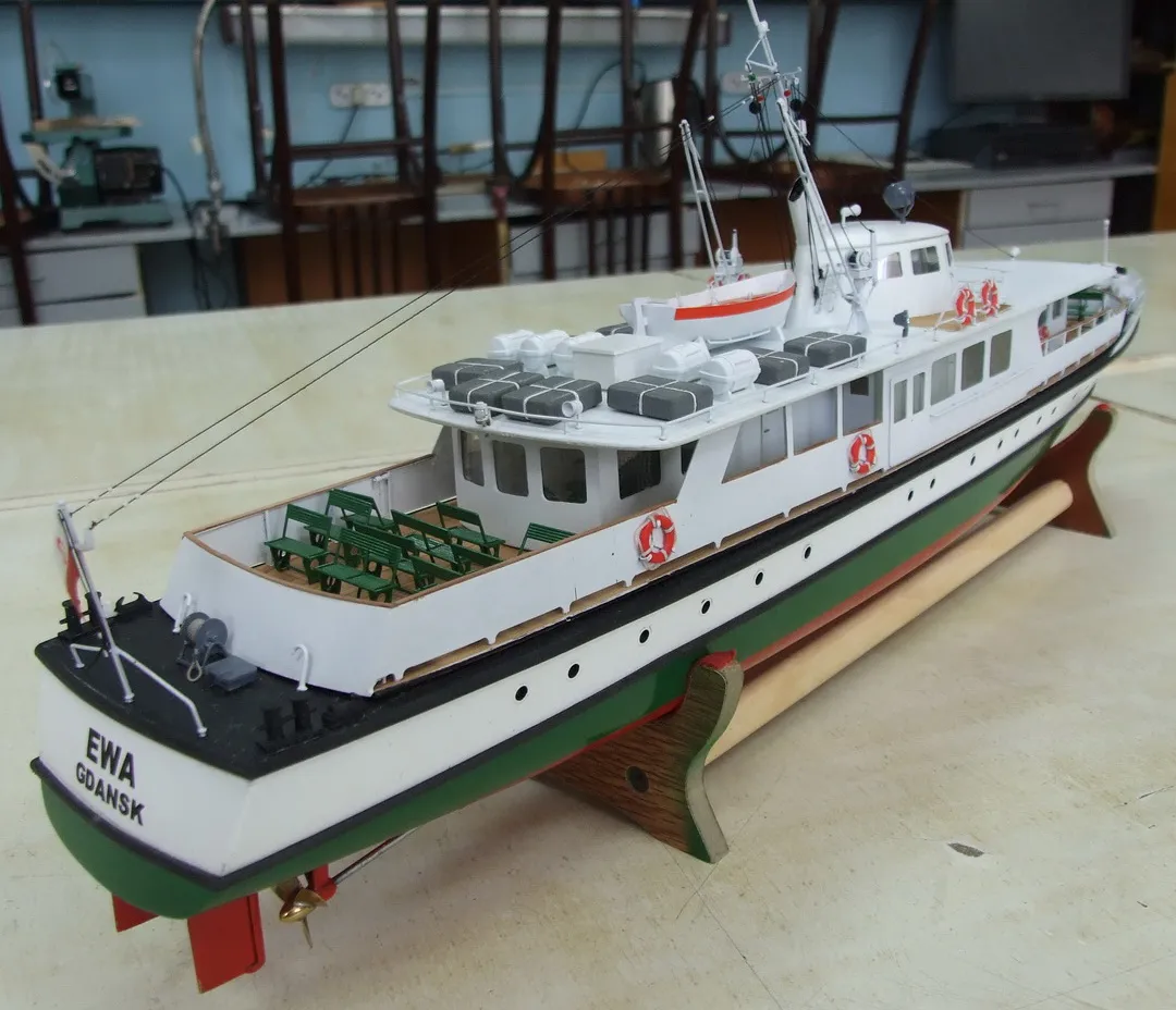 Модель корабля Морской пассажирский катер “EWA - Верфь на Столе