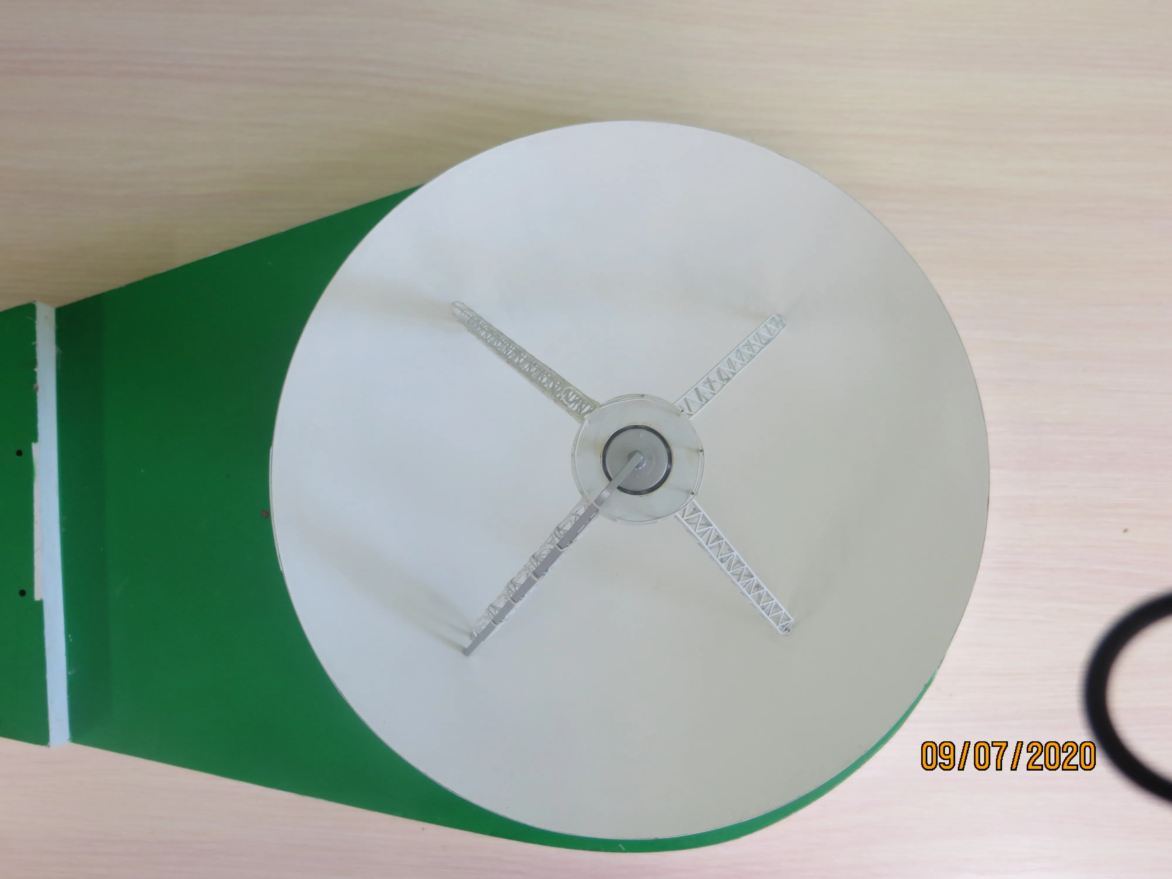 Модель корабля Передающая параболическая антенна  - Верфь на Столе