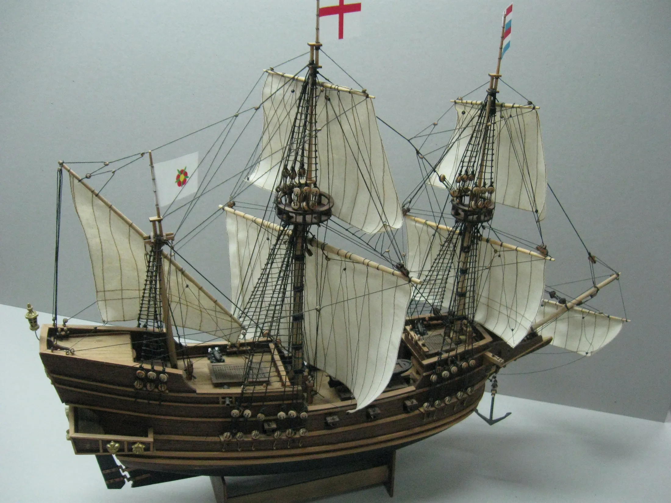Модель корабля Галеон Золотая Лань - Верфь на Столе
