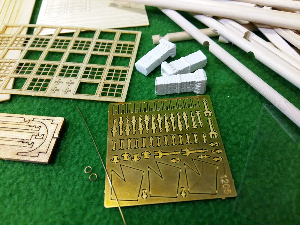 Домик Петра I из Архангельска XVIII век + (Стартовый набор инструментов) Домик Петра I из Архангельска XVIII век + (Стартовый набор инструментов)