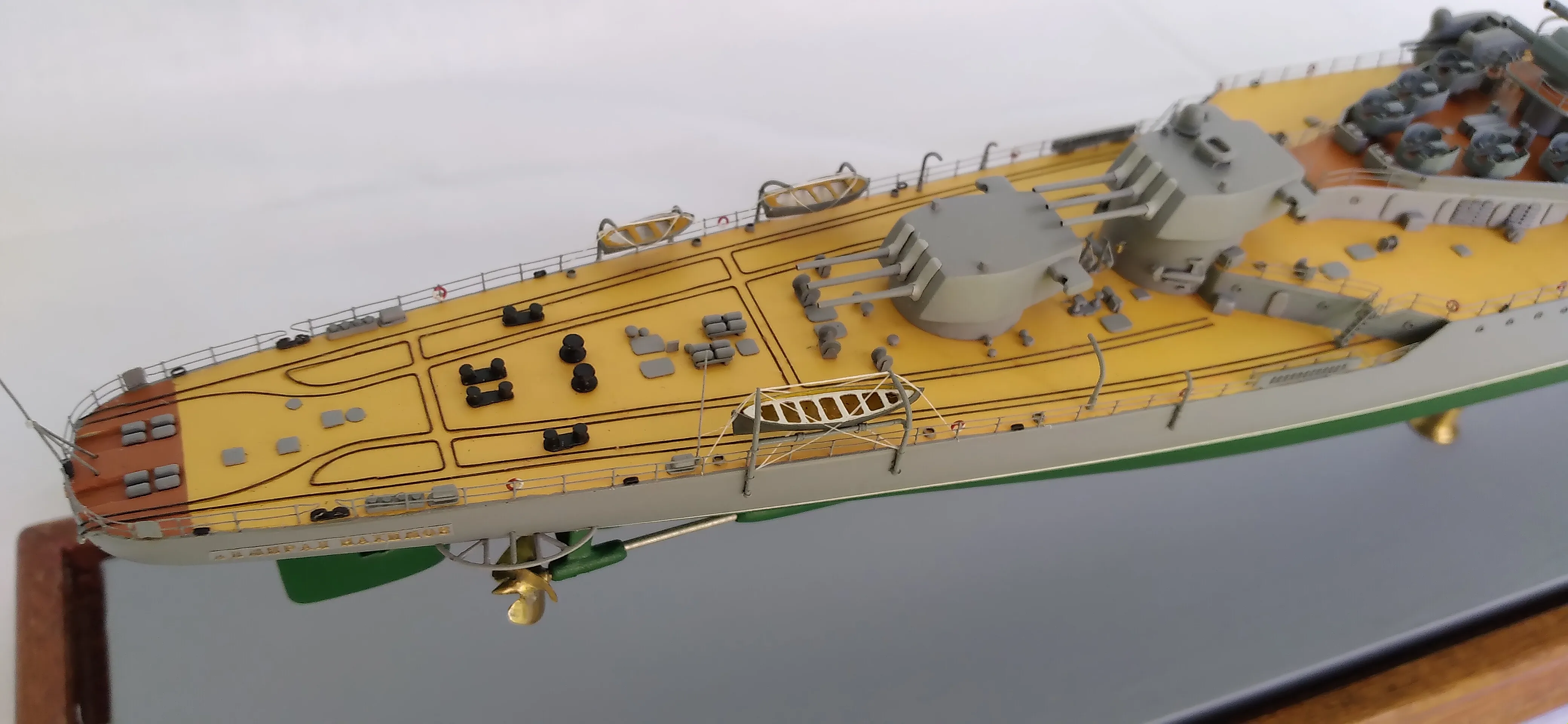 Модель корабля Артиллерийский крейсер "Адмирал Нахимов" - Верфь на Столе