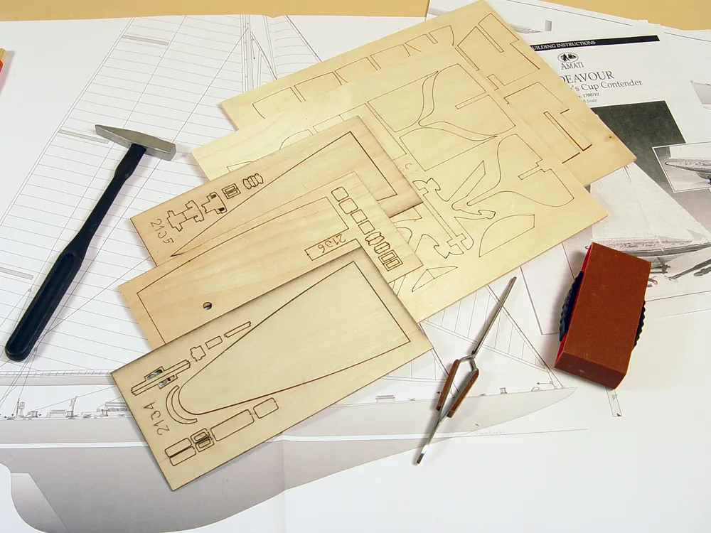 Endeavour + (Полный набор инструментов, клея и краски)