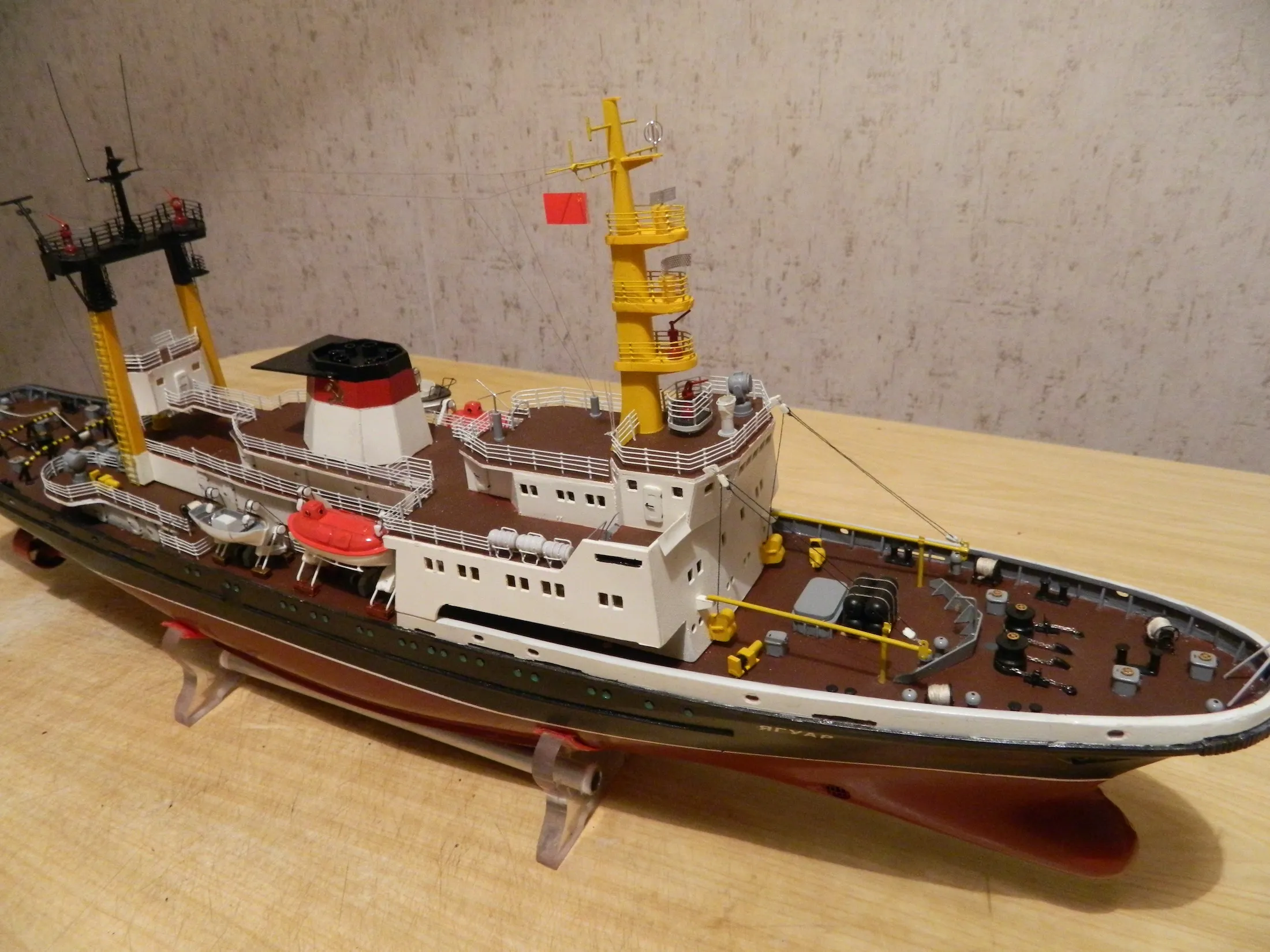 Модель корабля Буксир спасатель «Ягуар» - Верфь на Столе