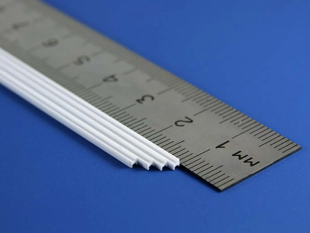 Двутавр пластиковый 1,5х1,5 мм, 4 шт/уп.