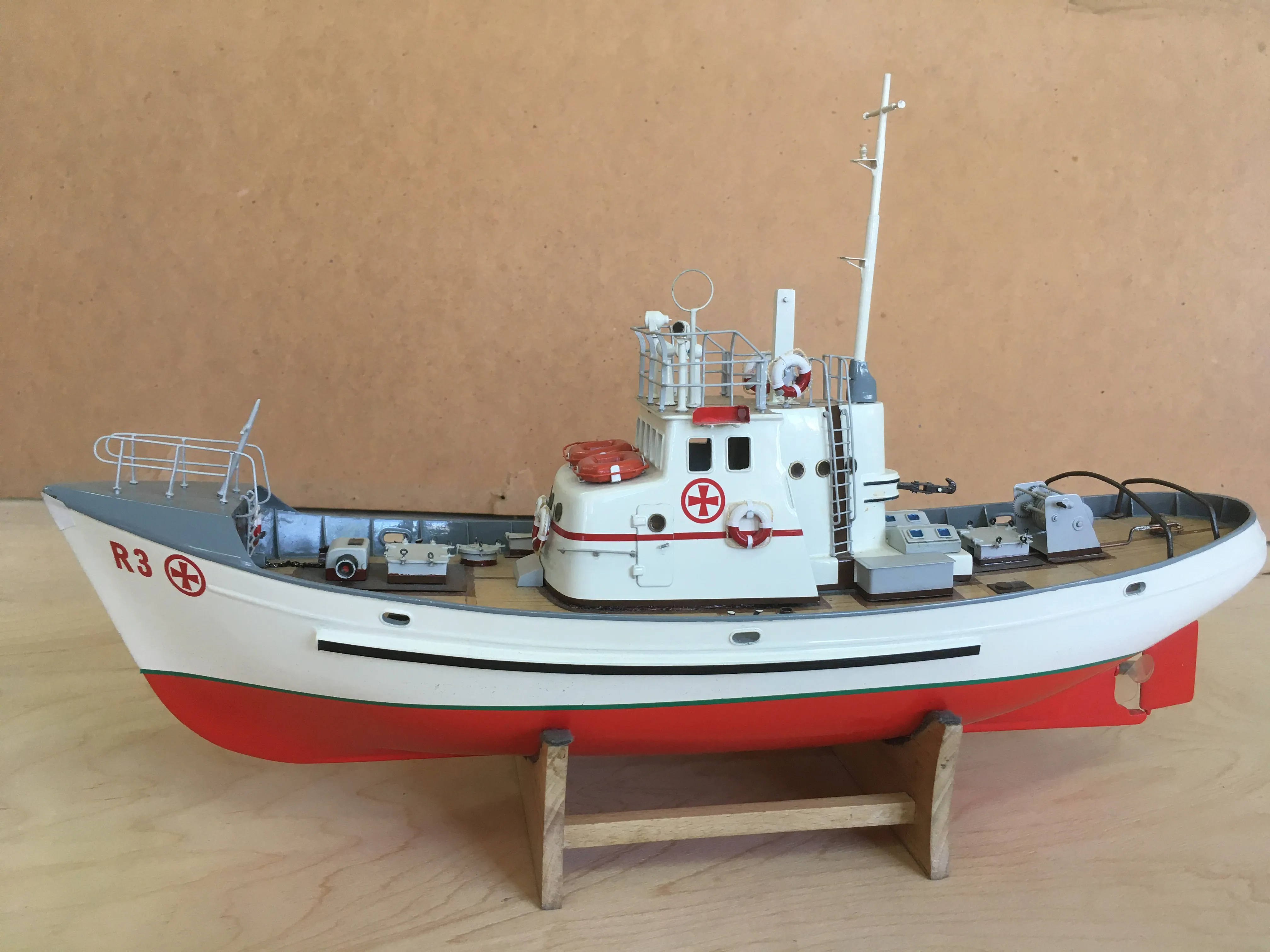 Модель корабля Спасательно-буксирное судно R3 - Верфь на Столе