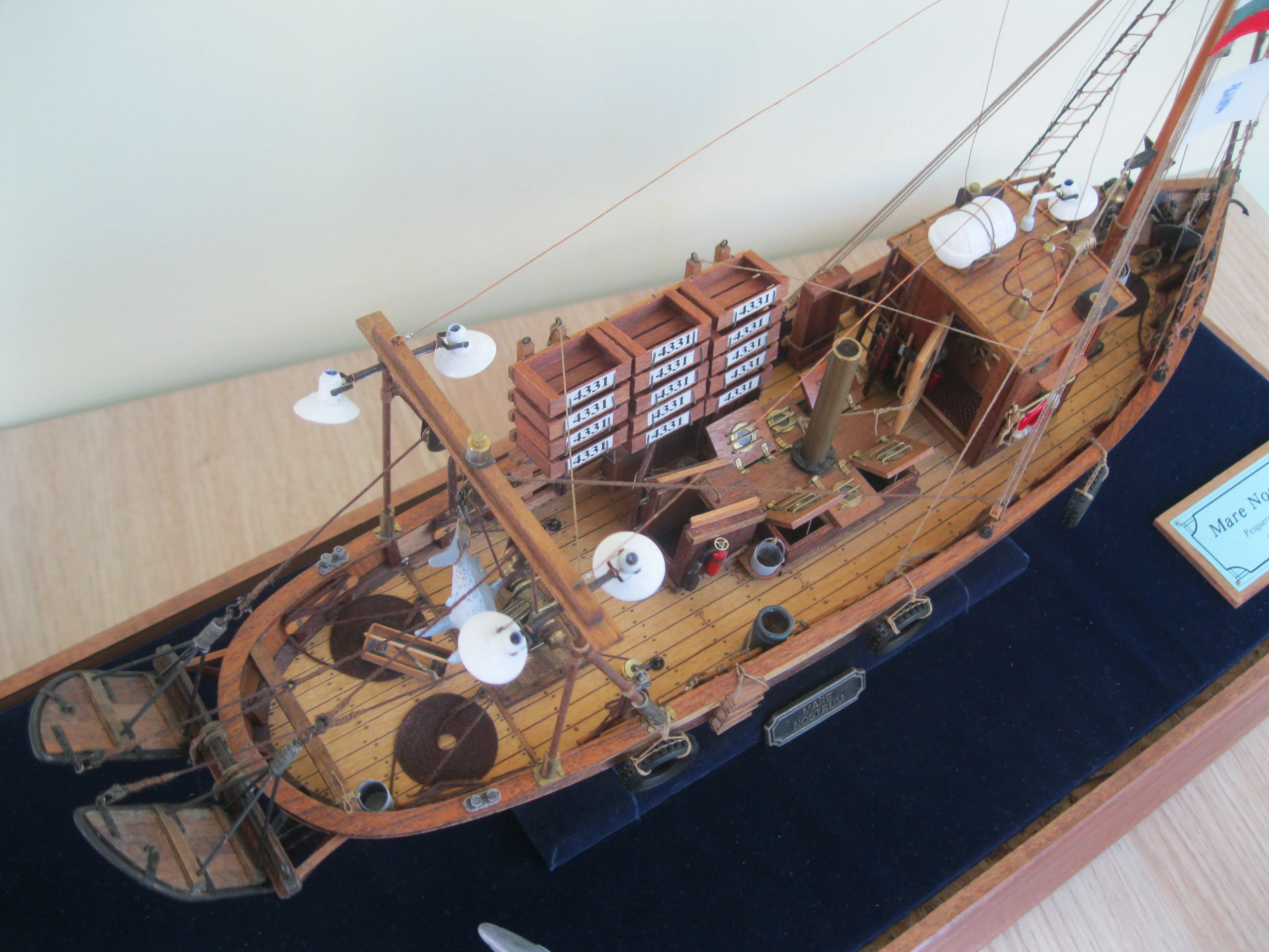 Модель корабля Испанский рыболовный траулер "MARE NOSTRUM" - Верфь на Столе