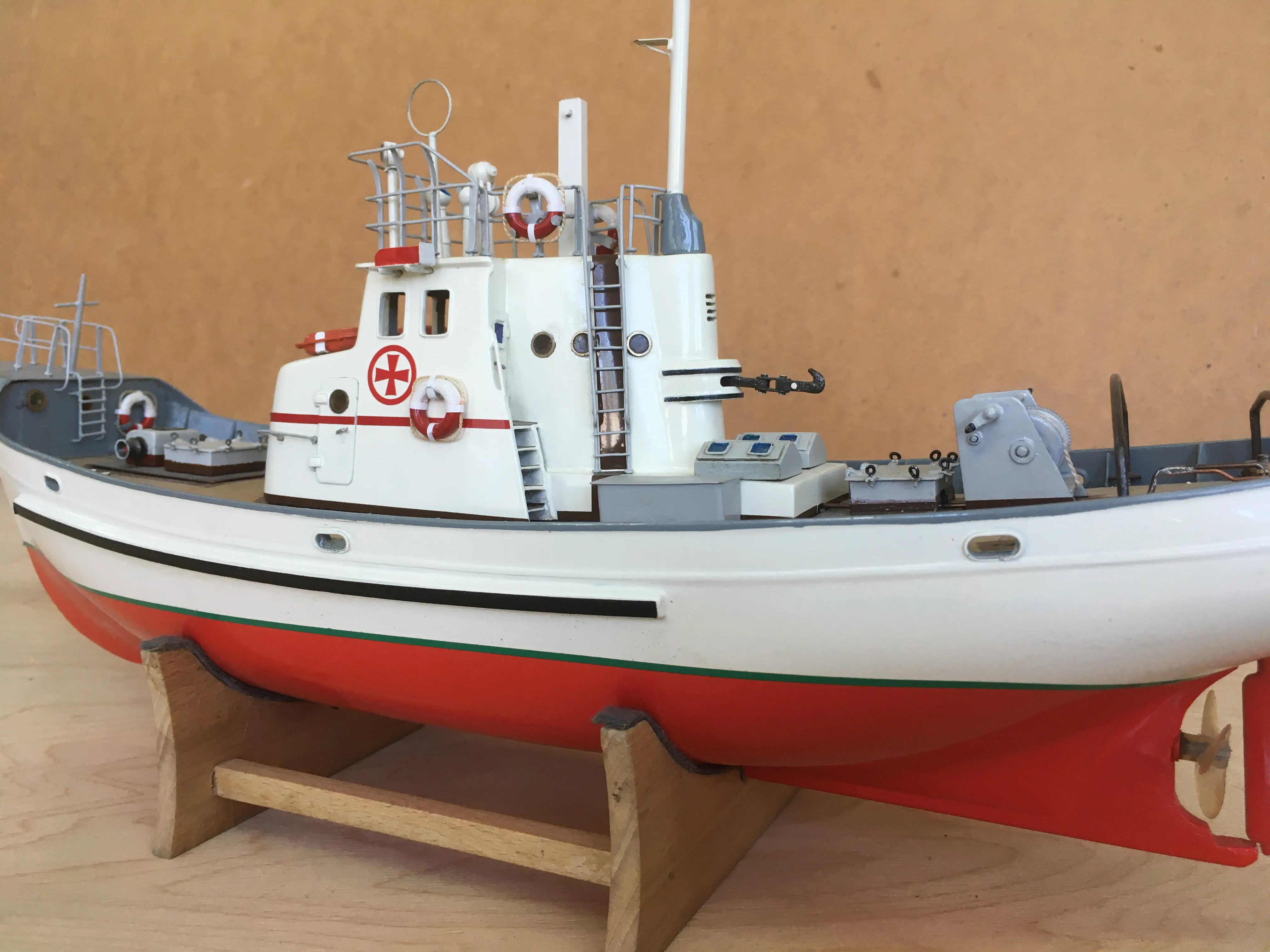 Модель корабля Спасательно-буксирное судно R3 - Верфь на Столе